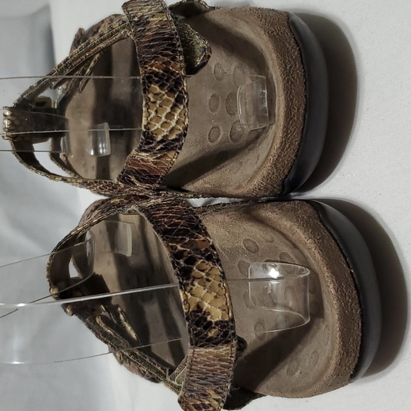 Vionic snakeskin print comfort sandals tan brown amber - Picture 4 of 7